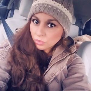 Meet your Posher, Esmeralda